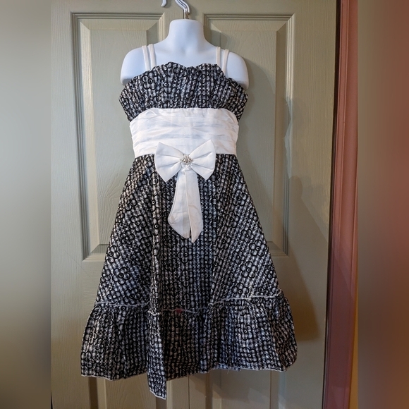 New with Tags Classic Fashion Party, wedding, baptism, Easter, Dress, T6